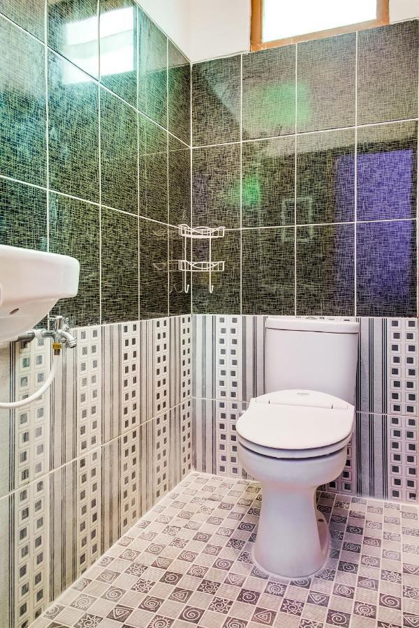 Oyo 3831 Pelangi Residence Syariah Solo Екстериор снимка